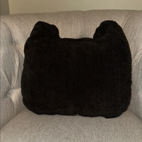 Black Cat Halloween Pillow - Picture 3 of 3